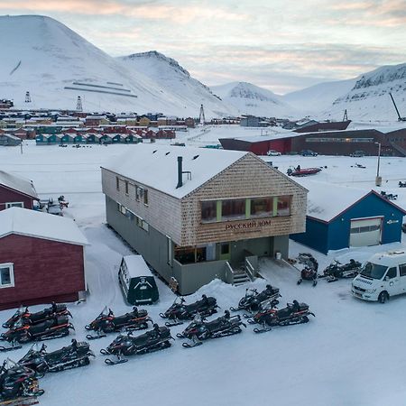 Russkiy Dom Longyearbyen Kültér fotó