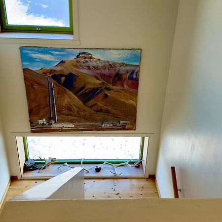 Russkiy Dom Longyearbyen Kültér fotó