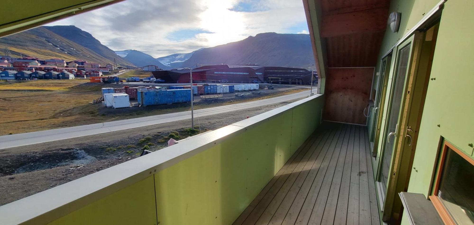 Russkiy Dom Longyearbyen Kültér fotó