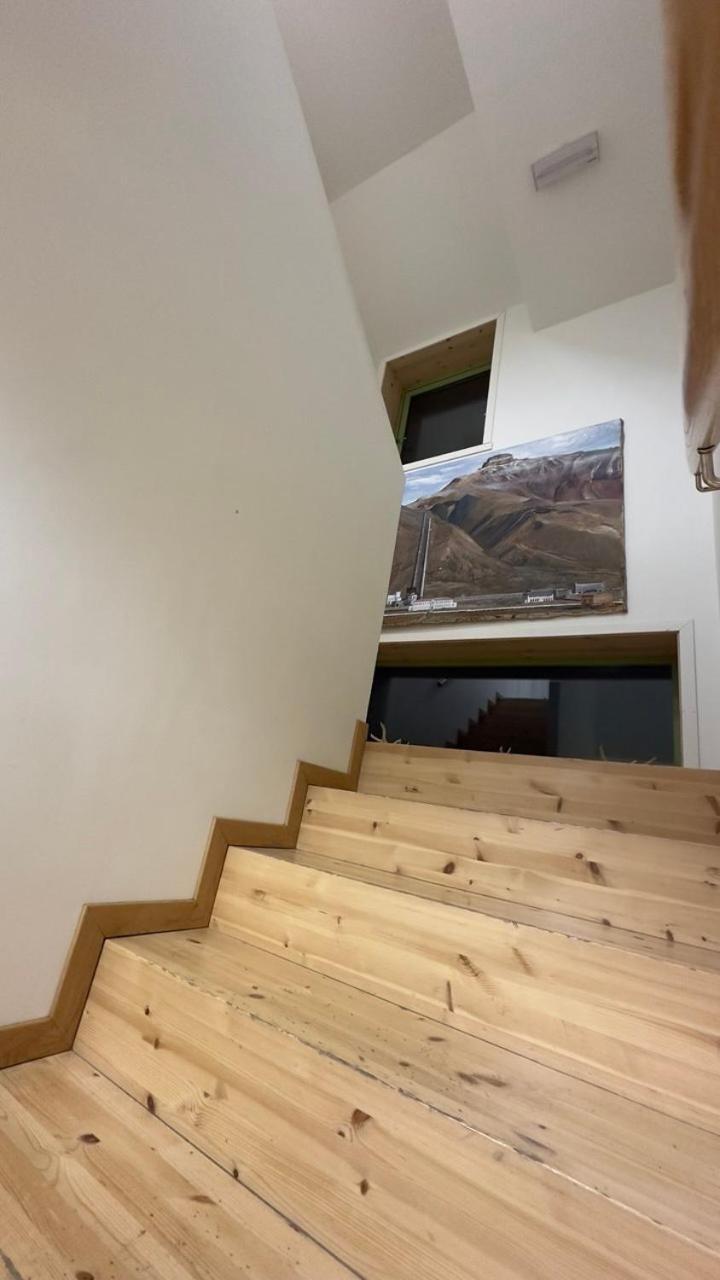 Russkiy Dom Longyearbyen Kültér fotó